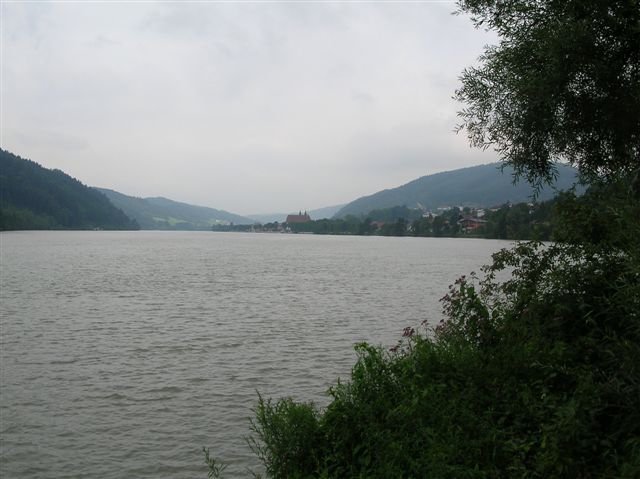 dieschnegrauedonau.jpg